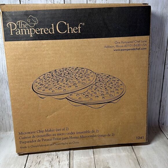 The Pampered Chef Microwave Chip Maker Set of 2 NEW - Picture 1 of 3